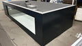 Piscina em polipropileno com as dimensões de 6,5 m x 2,5 m e janela com 4 m de largura.